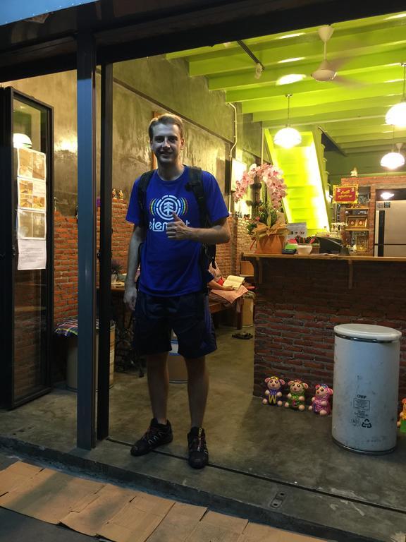Hometown Hostel Samut Songkhram Dış mekan fotoğraf