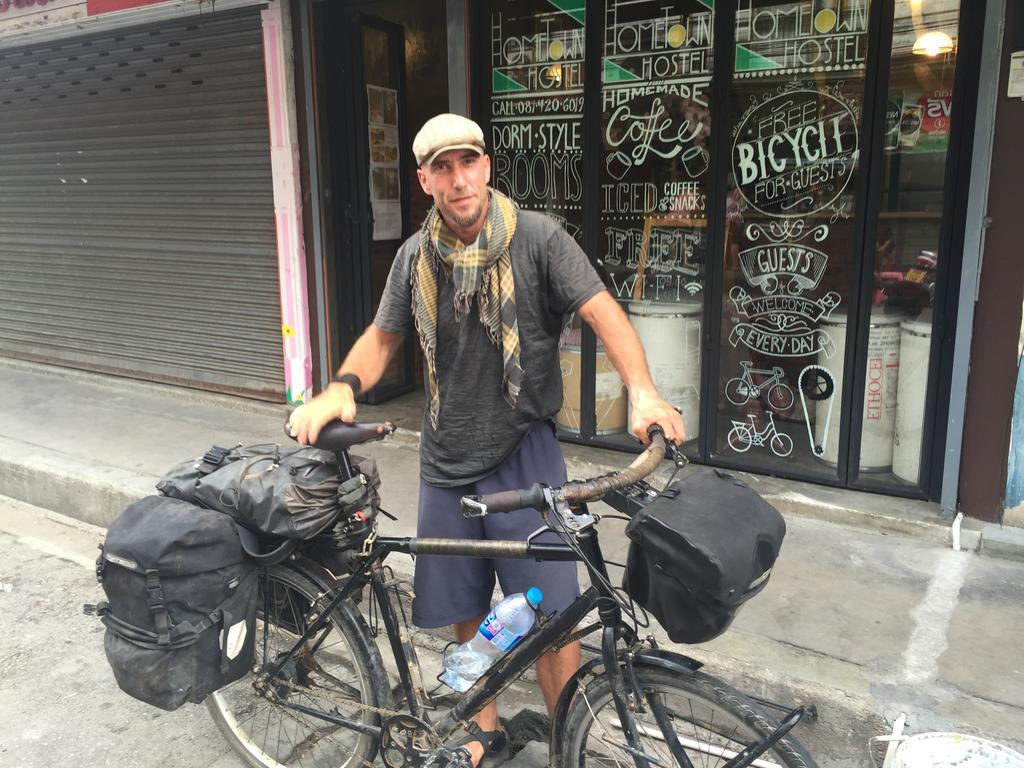 Hometown Hostel Samut Songkhram Dış mekan fotoğraf