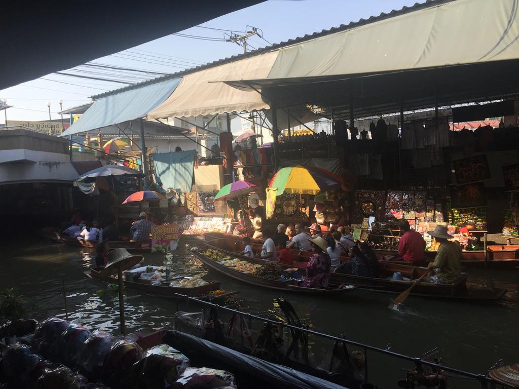 Hometown Hostel Samut Songkhram Dış mekan fotoğraf