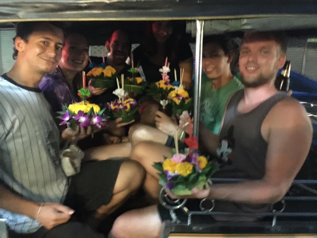 Hometown Hostel Samut Songkhram Dış mekan fotoğraf